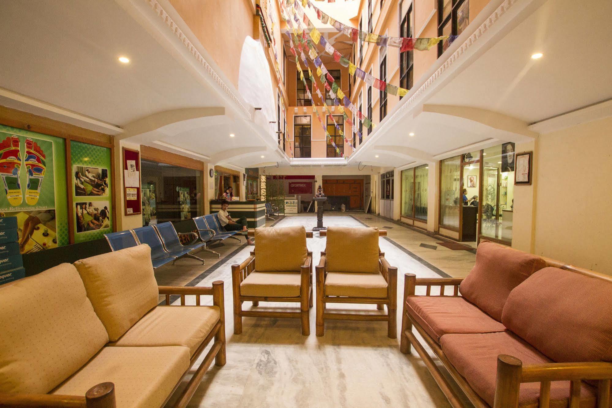 Gaju Suite Hotel Katmandú Exterior foto