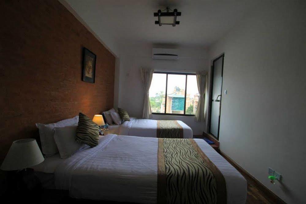 Gaju Suite Hotel Katmandú Exterior foto