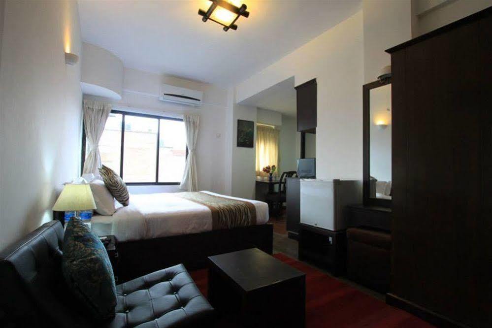 Gaju Suite Hotel Katmandú Exterior foto